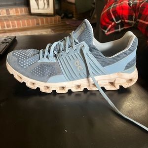 Women’s light blue on clouds size 11